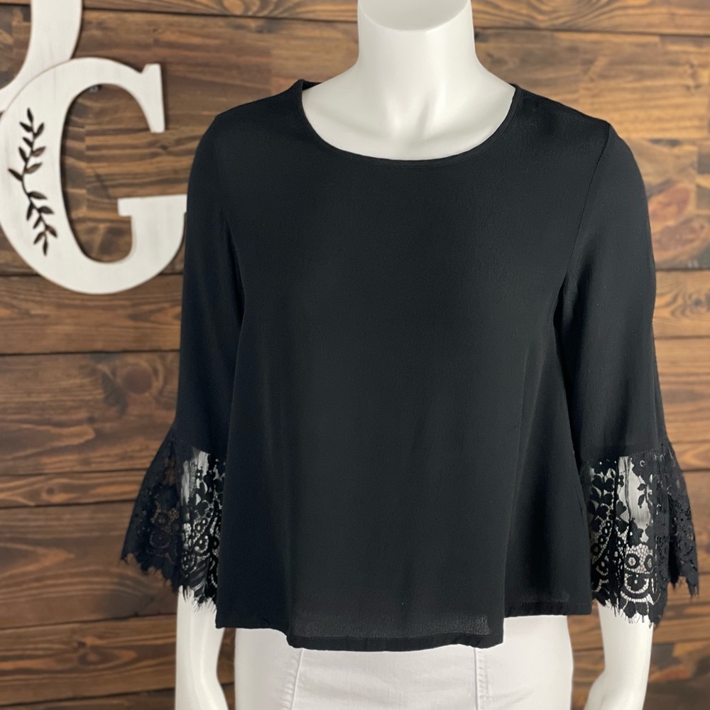 Forever 21 | Scoop Neck Blouse Lace Scalloped Bell‎ Sleeves Black